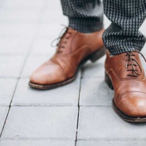 UNE Classic Oxford Cap Toe
